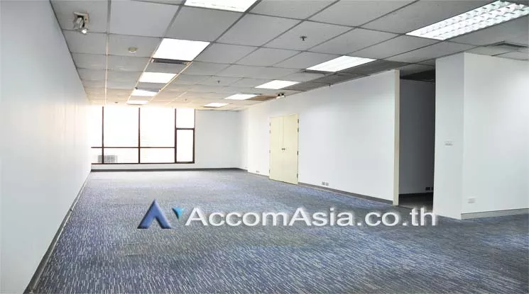 12  Office Space For Rent in Silom ,Bangkok BTS Sala Daeng at Bangkok Union Insurance AA12291